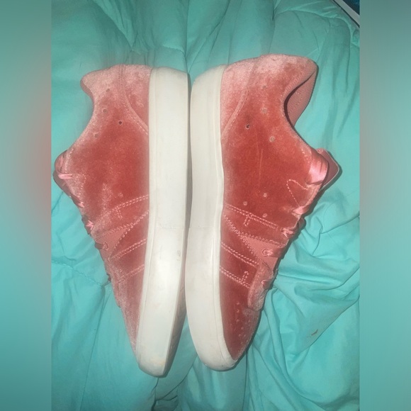 Pink Canyon Velvet Nike Air Jordan Low Top Sneakers Size: 9.5 Rare - Picture 2 of 6